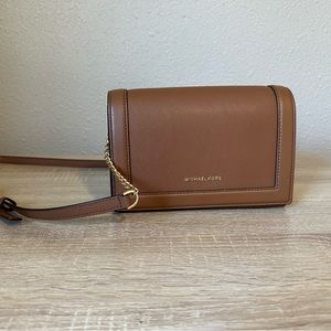 Cross body Michael Kors purse